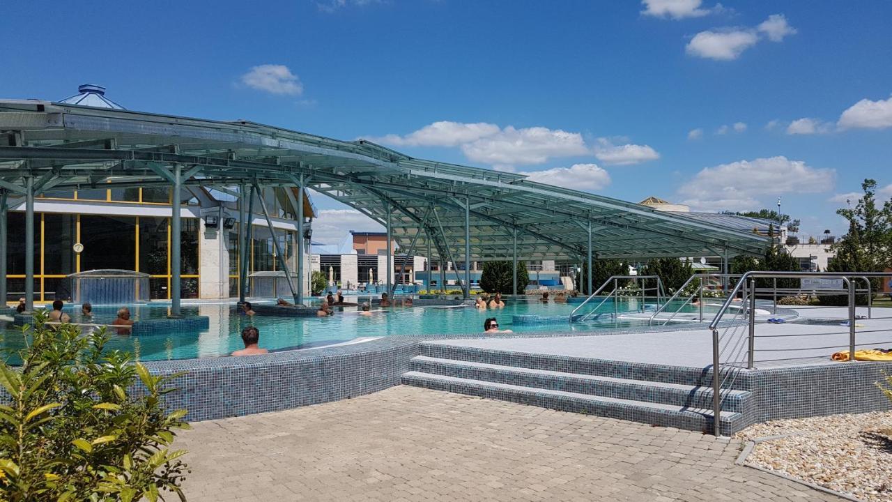 Zafir Sziget Apartman Sárvár Extérieur photo