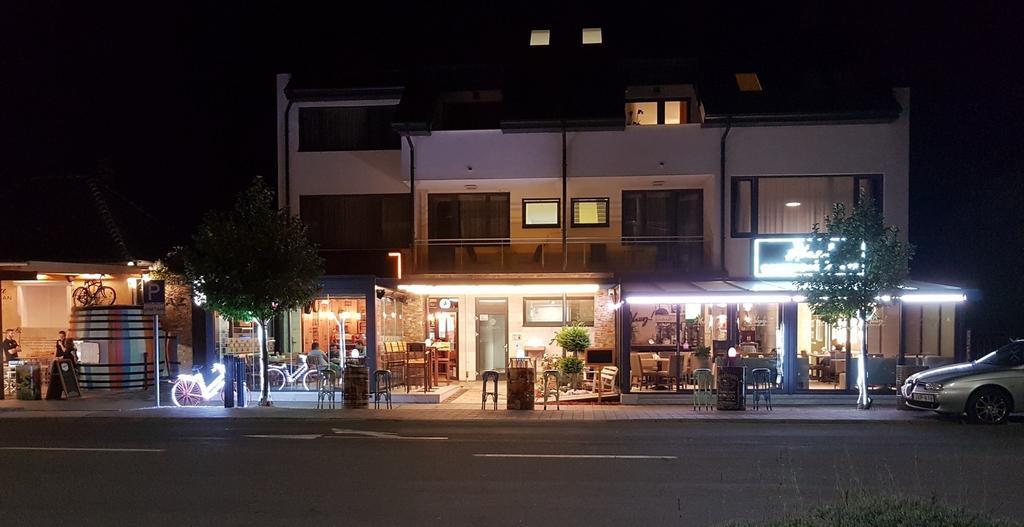 Zafir Sziget Apartman Sárvár Extérieur photo