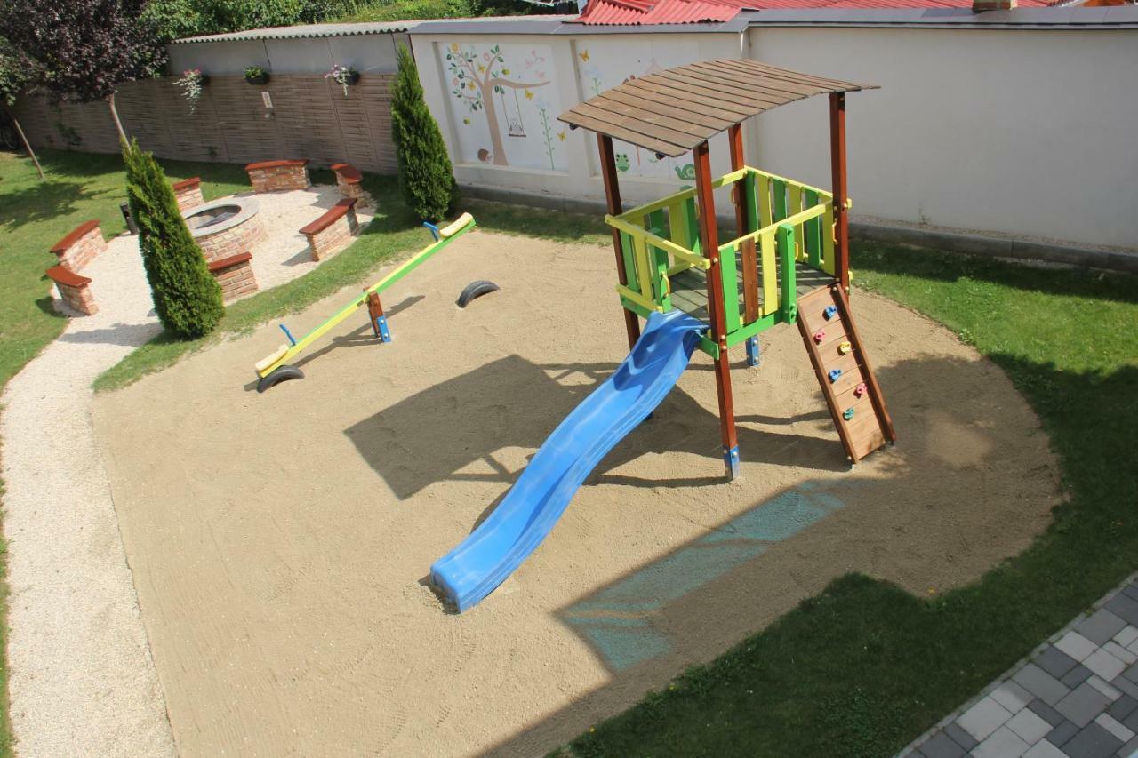 Zafir Sziget Apartman Sárvár Extérieur photo